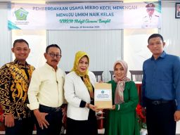 Siti Astutik "Klinik Usaha Nasional Bertekad Majukan UMKM Sidoarjo"