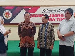 Program Ekstra Jurnalistik SMA GEMA 45 Dapatkan Bantuan Seragam Dari Yayasan Perjuangan 45 Surabaya
