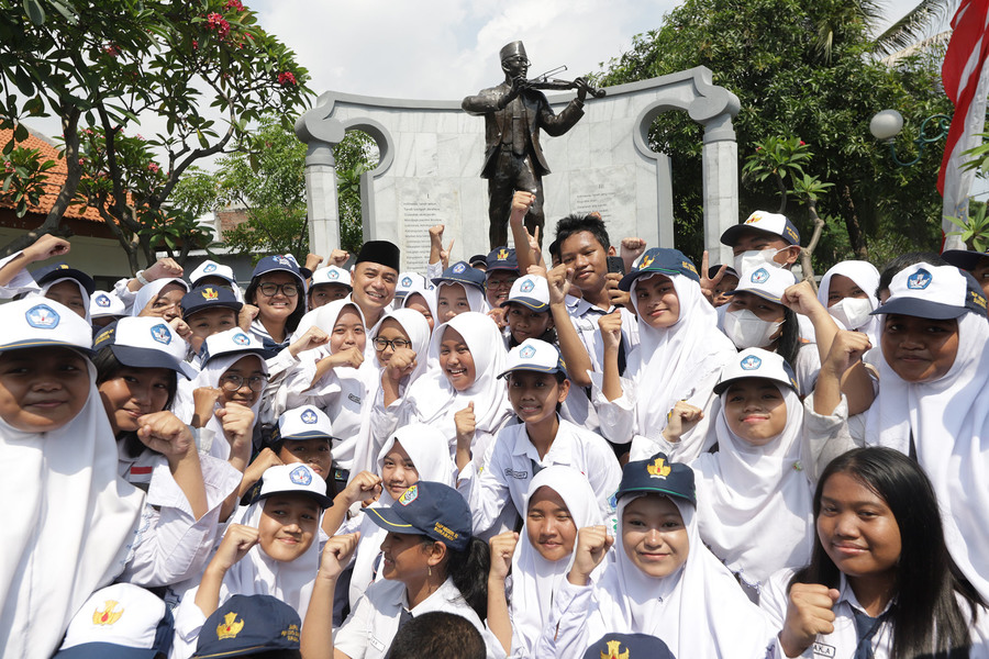Siswa SD dan SMP Se-Surabaya Akan Mendapatkan Seragam Gratis Melalui Keluarga Gamis