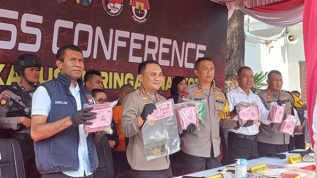 Kurir Pasutri Asal Sumatra Edarkan Puluhan Kilogram Sabu Di Surabaya