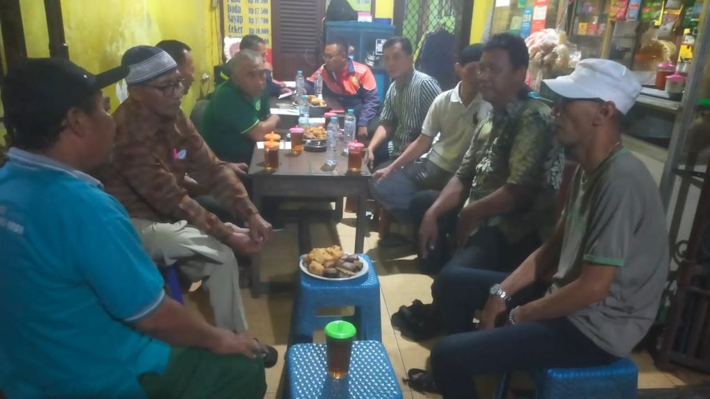 Warga Dupak Gg 4 Surabaya Protes, Diduga Pihak Kelurahan Tidak Transparan Terkait Proyek Paving