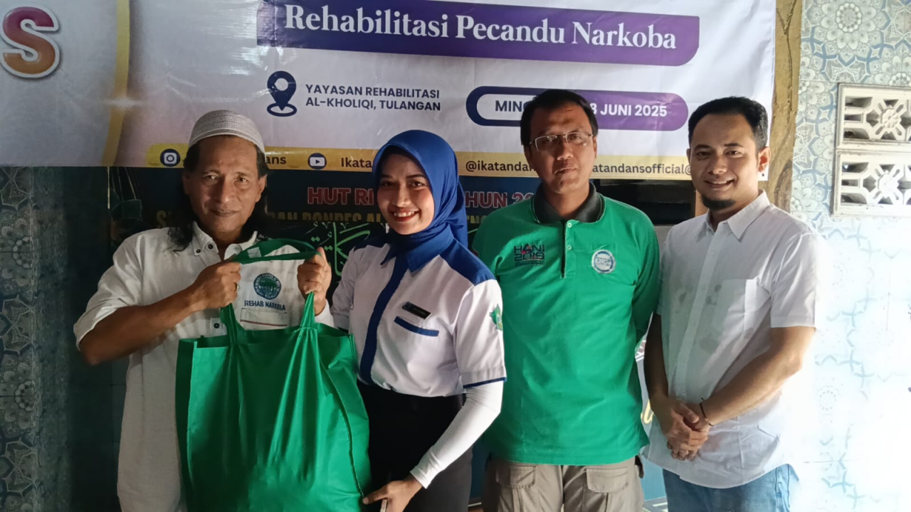 Duta Anti Narkoba dan BNNK Sidoarjo Sambangi Rehabilitasi Narkoba Ponpes Kholiqi