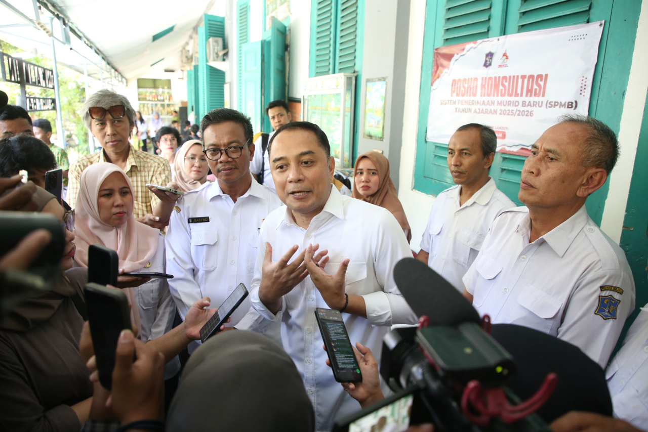Tak Mau Rugikan Warga Surabaya, Wali Kota Eri Ajak Perangi Jukir Liar