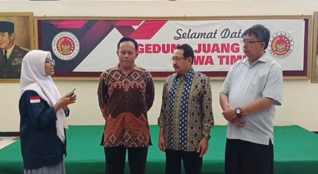 Program Ekstra Jurnalistik SMA GEMA 45 Dapatkan Bantuan Seragam Dari Yayasan Perjuangan 45 Surabaya